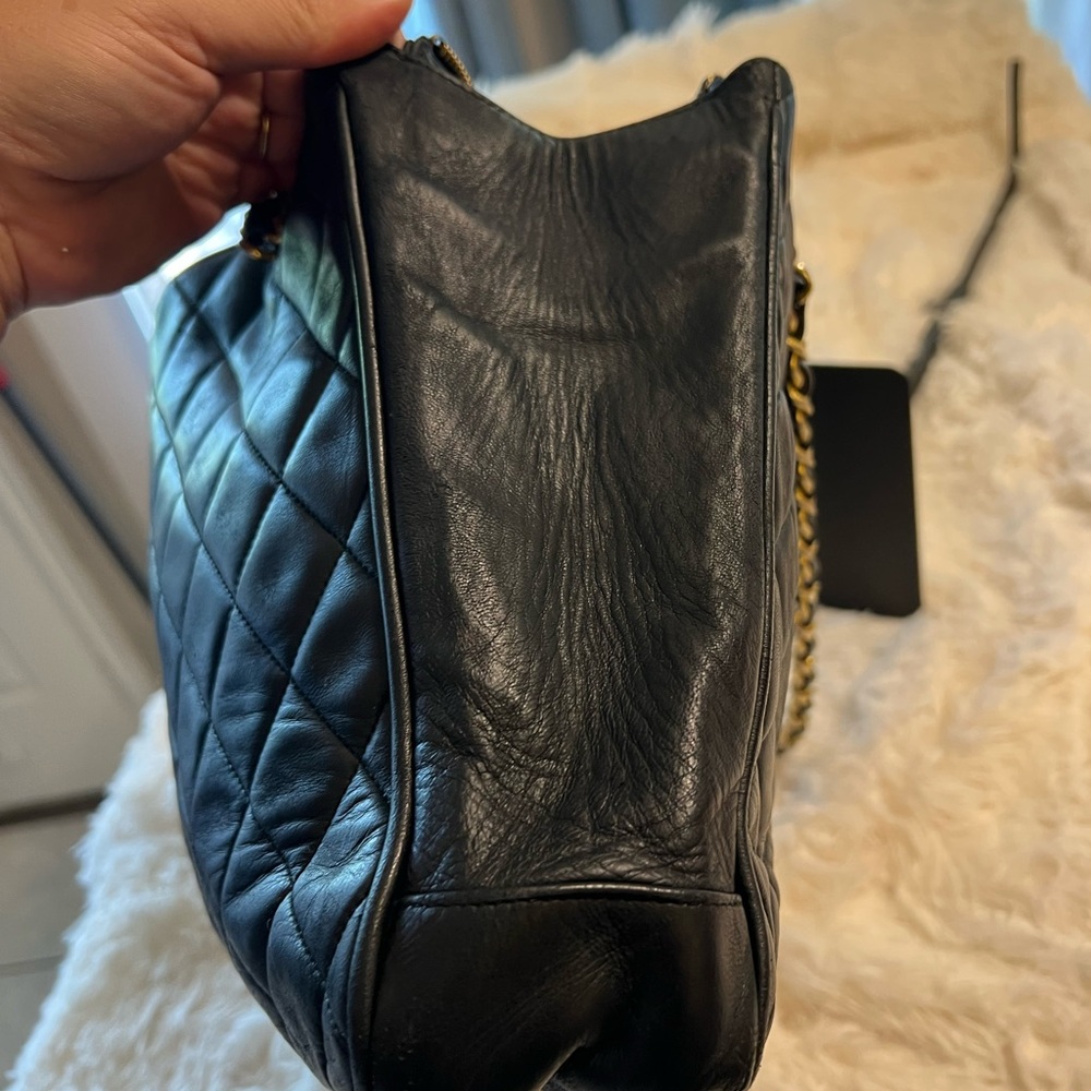 Vintage Chanel Black and Gold Quilted Shoulder Bag - Picture 5 of 16